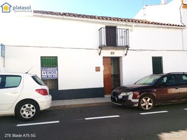 Casa con balcón en venta en Avenida del Veintiocho de Febrero