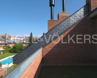 Exterior view of Single-family semi-detached for sale in  Lleida Capital  with Air Conditioner, Terrace and Swimming Pool