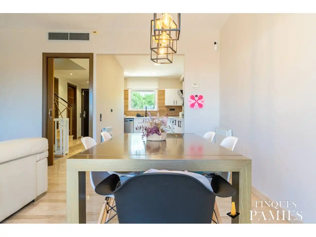Comedor de Casa adosada en venta en Riudoms con Aire acondicionado, Calefacción y Jardín privado