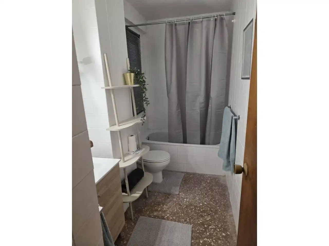 Baño de Piso de alquiler en Cocentaina con Aire acondicionado y Amueblado