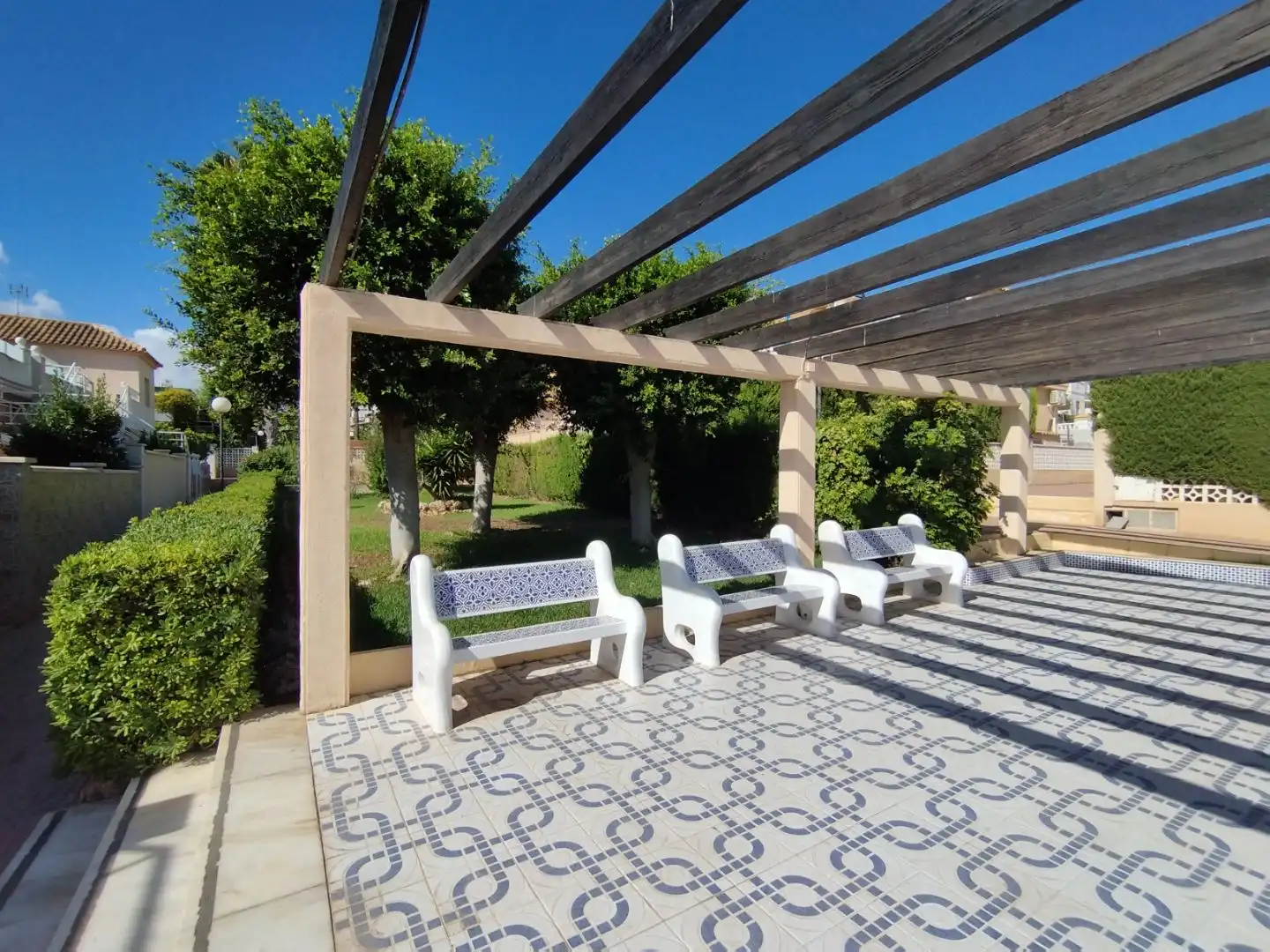 Terrassa de Casa adosada en venda en Torrevieja amb Aire condicionat, Calefacció i Jardí privat
