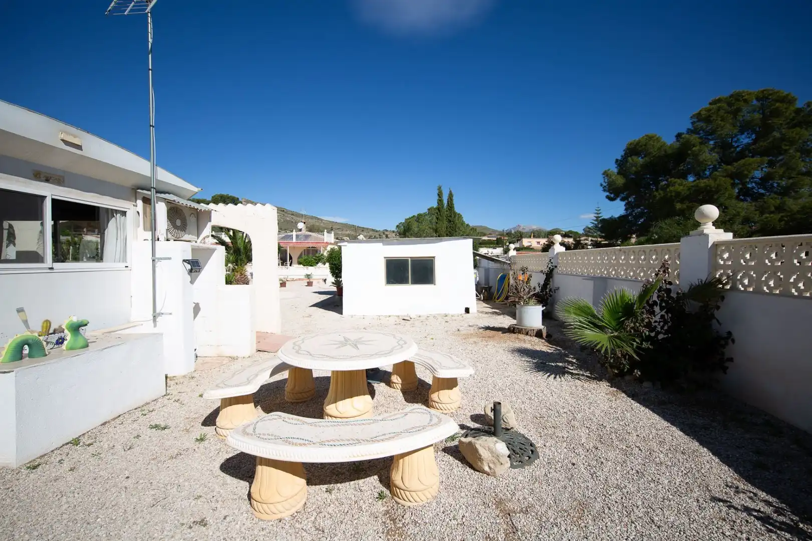 Vista exterior de Casa o xalet en venda en Mutxamel amb Aire condicionat, Calefacció i Jardí privat