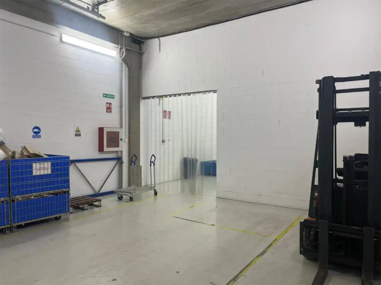 Nau industrial en venda en Avinyonet de Puigventós