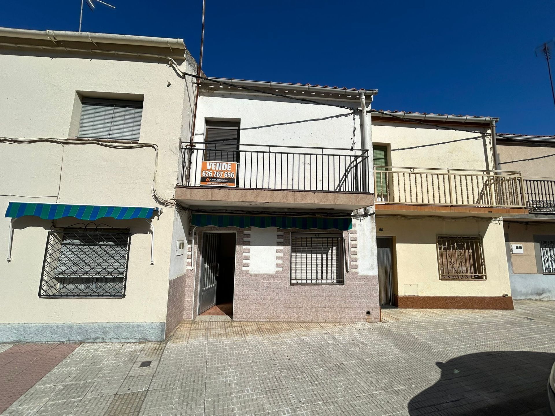 Vista exterior de Casa adosada en venda en Moraleja