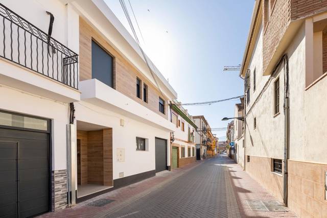 Casa-chalet en Venta en Calle VELETA en Poniente