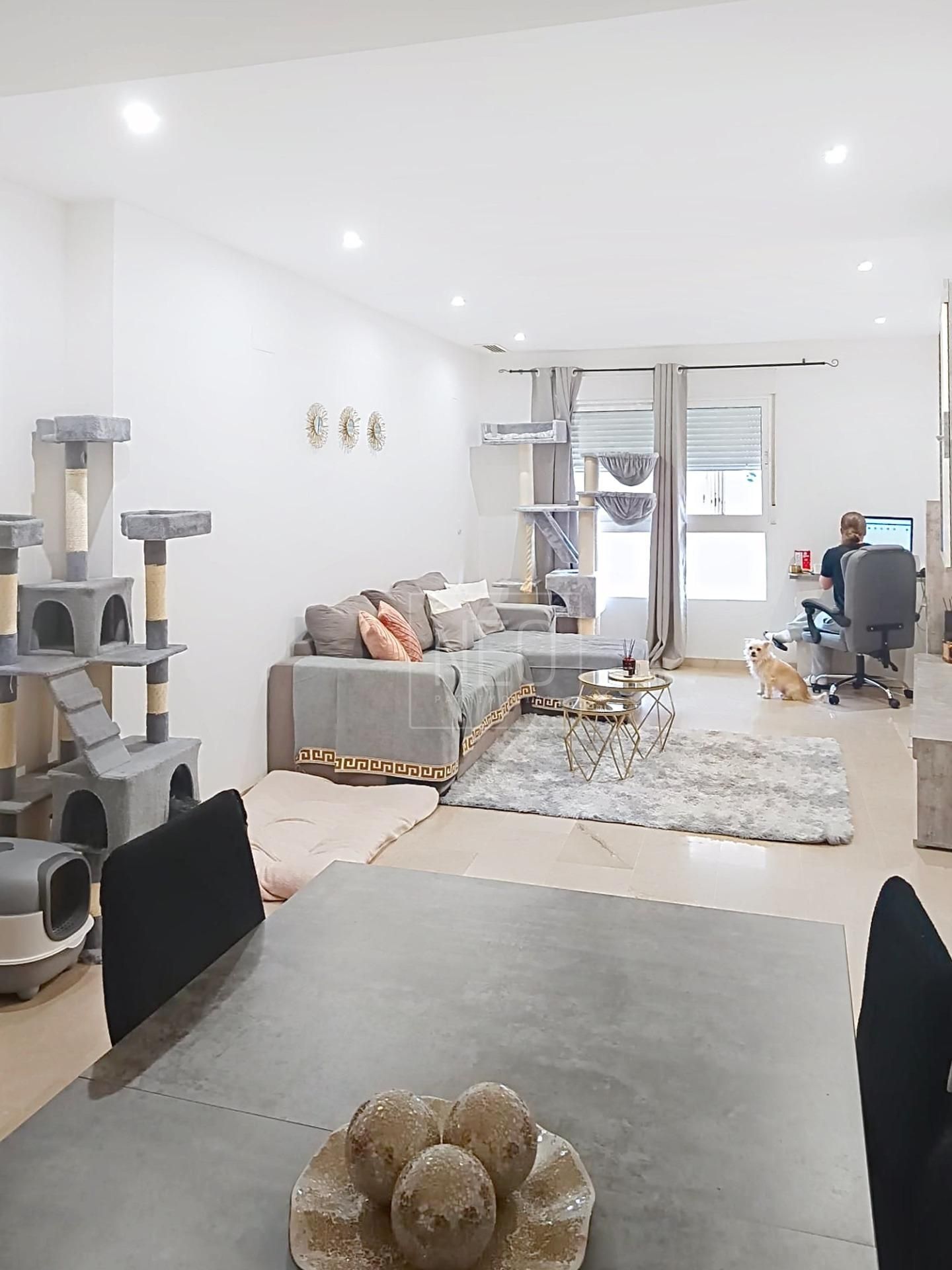 Sala d'estar de Pis en venda en Ador amb Aire condicionat, Terrassa i Traster