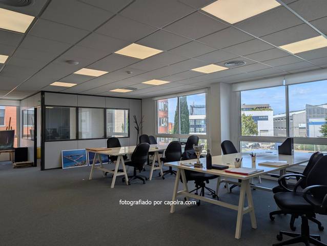 Oficina en Alquiler en carretera Reial en Mas Lluí - Els Miralls