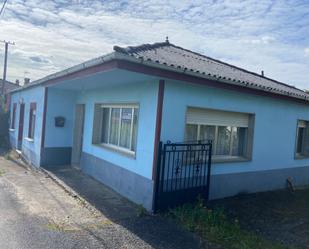Vista exterior de Finca rústica en venda en Lalín amb Jardí privat