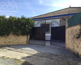 Vista exterior de Finca rústica en venda en Pilas amb Aire condicionat, Traster i Piscina
