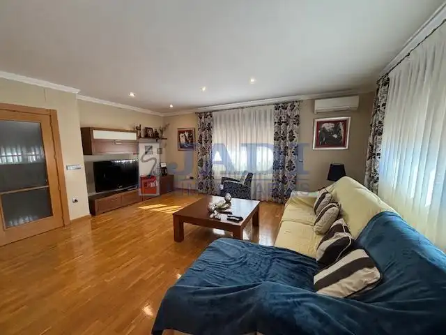 Chalet con piscina en venta en Valdepeñas, imagen 3