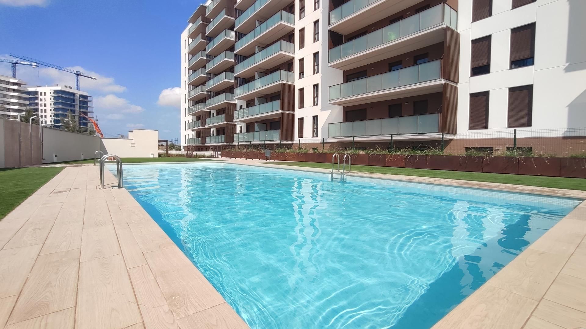 Piscina de Pis en venda en Viladecans amb Parquet, Terrassa i Piscina