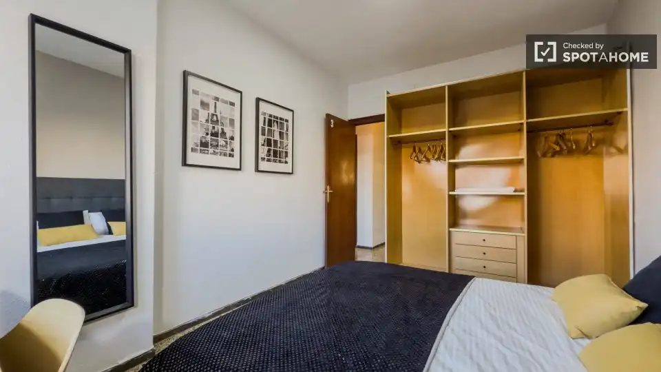 Habitación de Piso de alquiler en Barcelona con Aire acondicionado, Calefacción y Amueblado