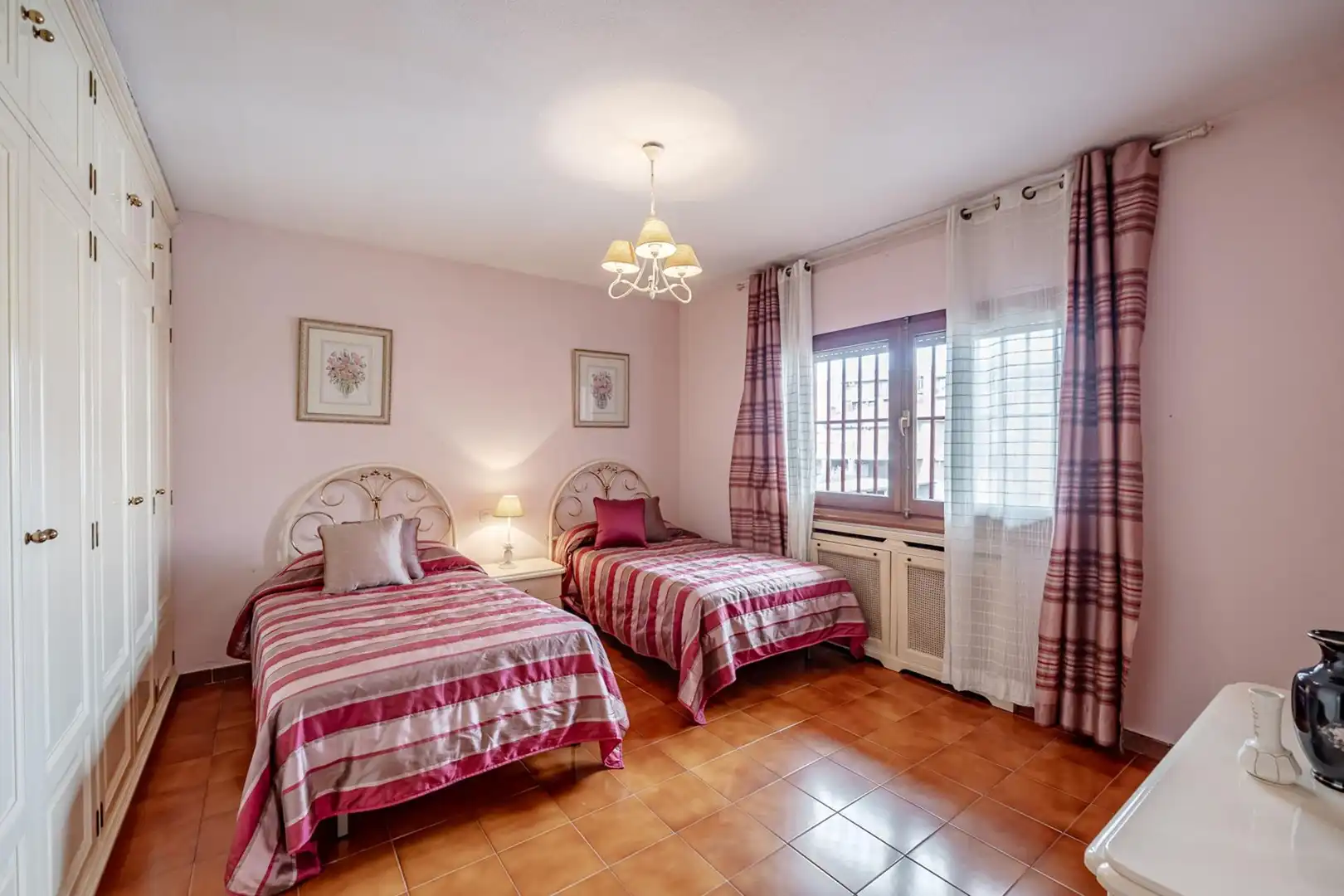 Bedroom of Houses for sale in Madrid  with Heating, Private garden and Terrace