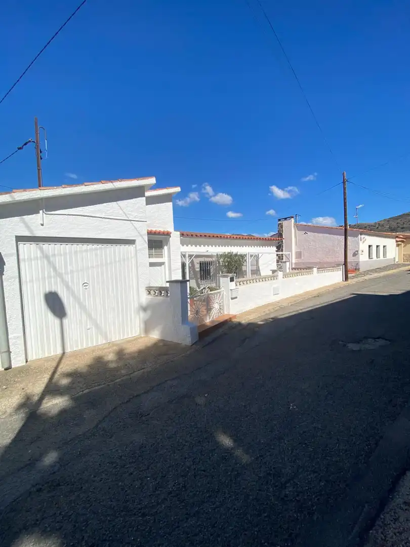 Vista exterior de Casa o xalet en venda en Roses amb Aire condicionat, Calefacció i Jardí privat