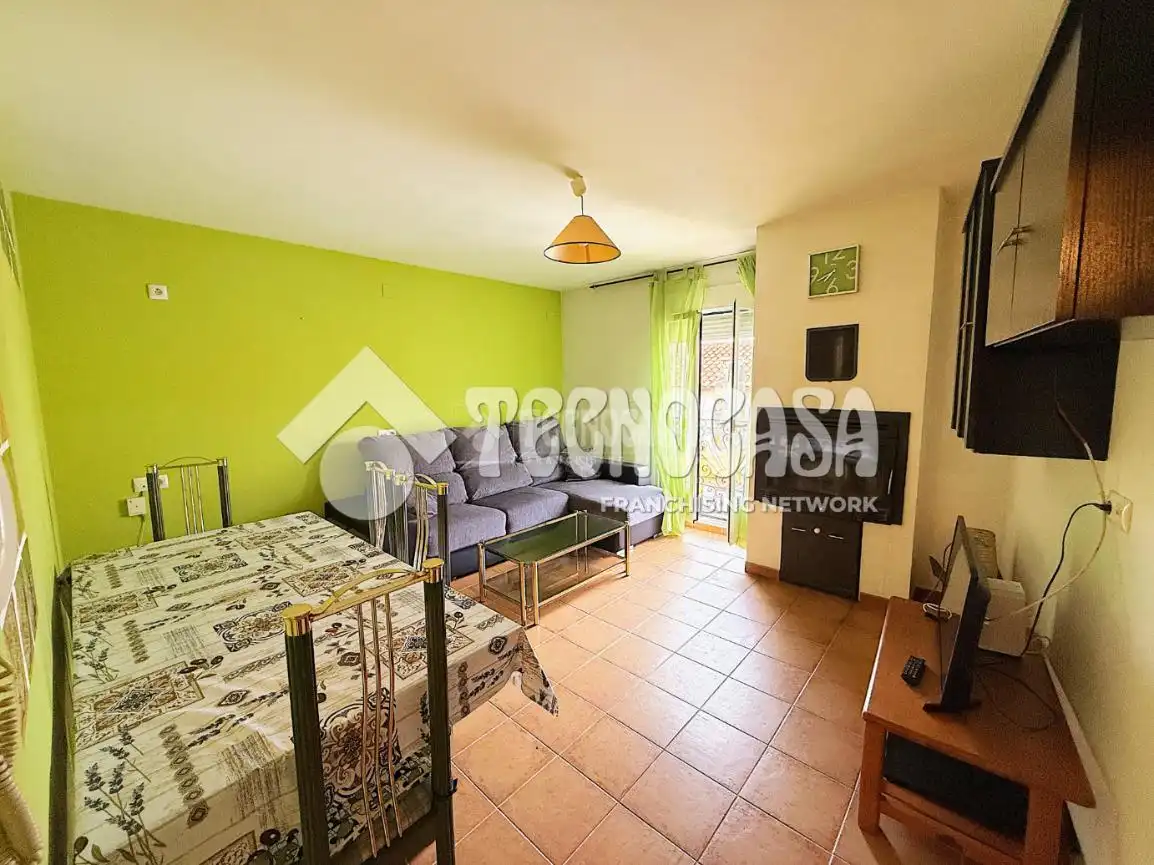 Sala de estar de Finca rústica en venta en Huete con Calefacción, Jardín privado y Terraza