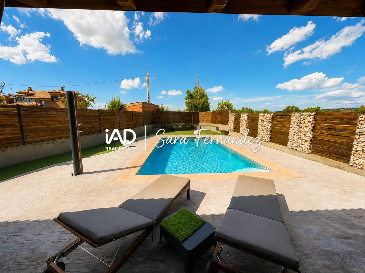 Swimming pool of Houses for sale in Sariegos  with Heating