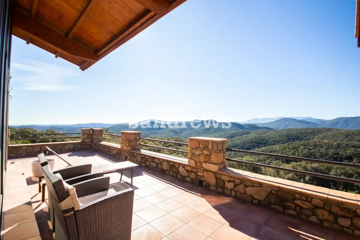 Terrasse von Country house zum Verkauf in Darnius mit Klimaanlage, Heizung und Privatgarten