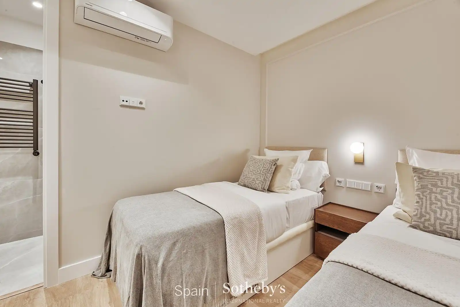 Schlafzimmer von Wohnungen zum Verkauf in Madrid mit Klimaanlage und Heizung