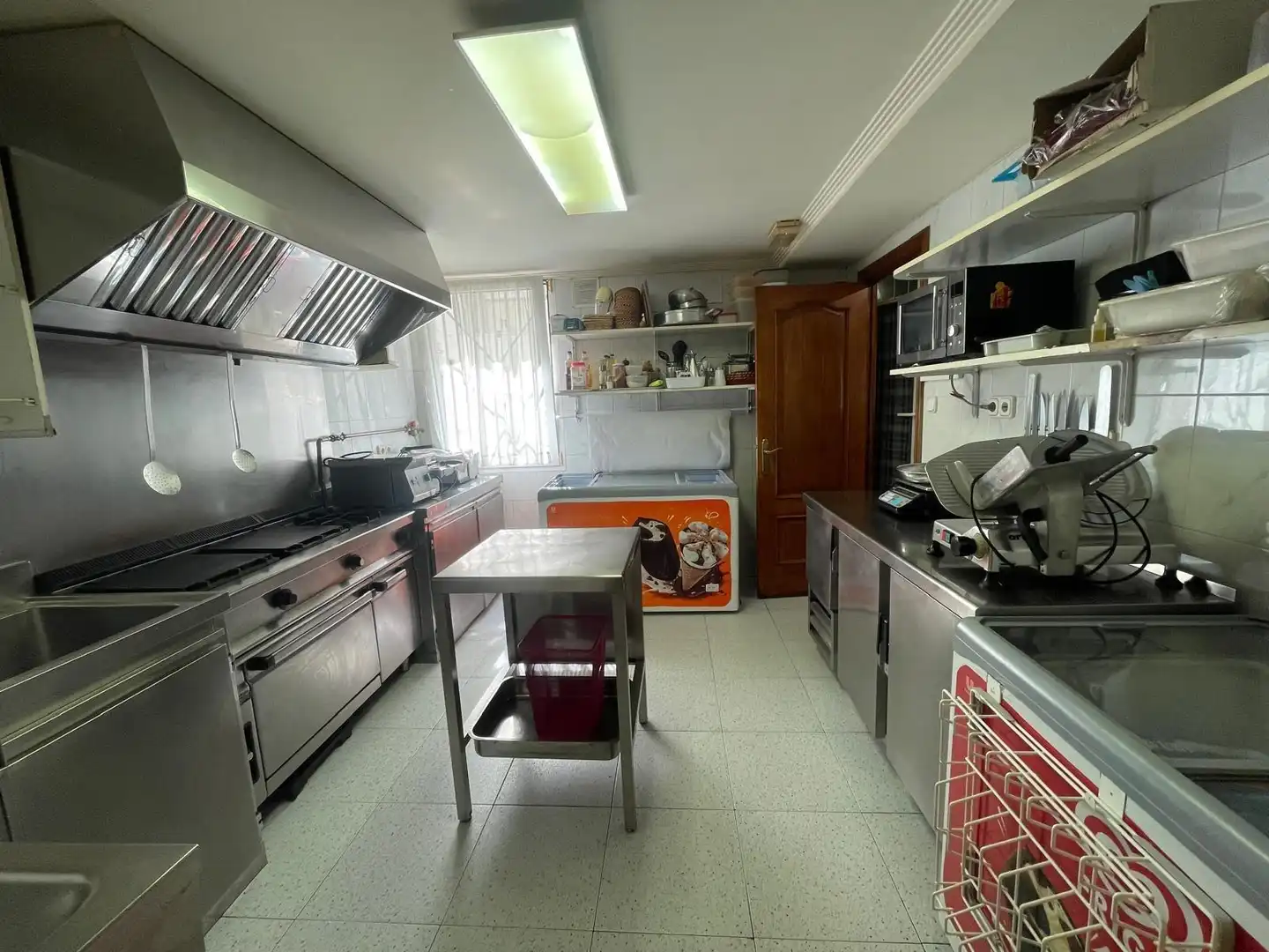 Local comercial en venda a Intxaurrondo, imagen 4