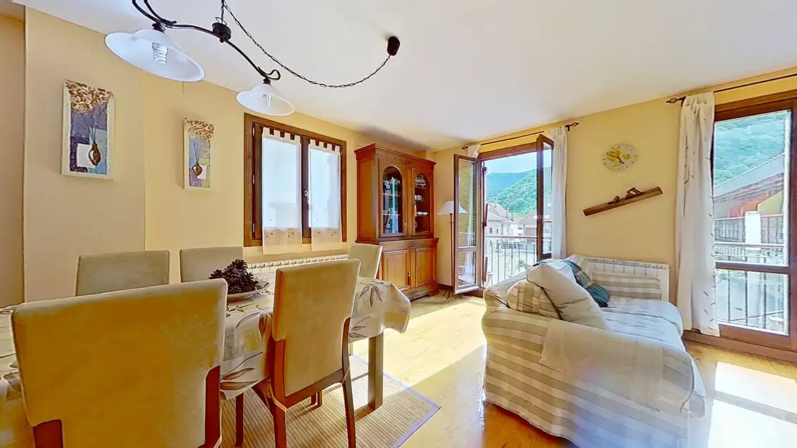 Sala d'estar de Casa adosada en venda en Isaba / Izaba amb Calefacció, Moblat i Balcó