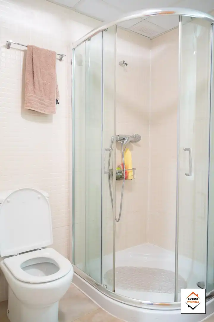 Badezimmer von Einfamilien-Reihenhaus zum Verkauf in Villanueva de Gállego mit Heizung, Privatgarten und Terrasse