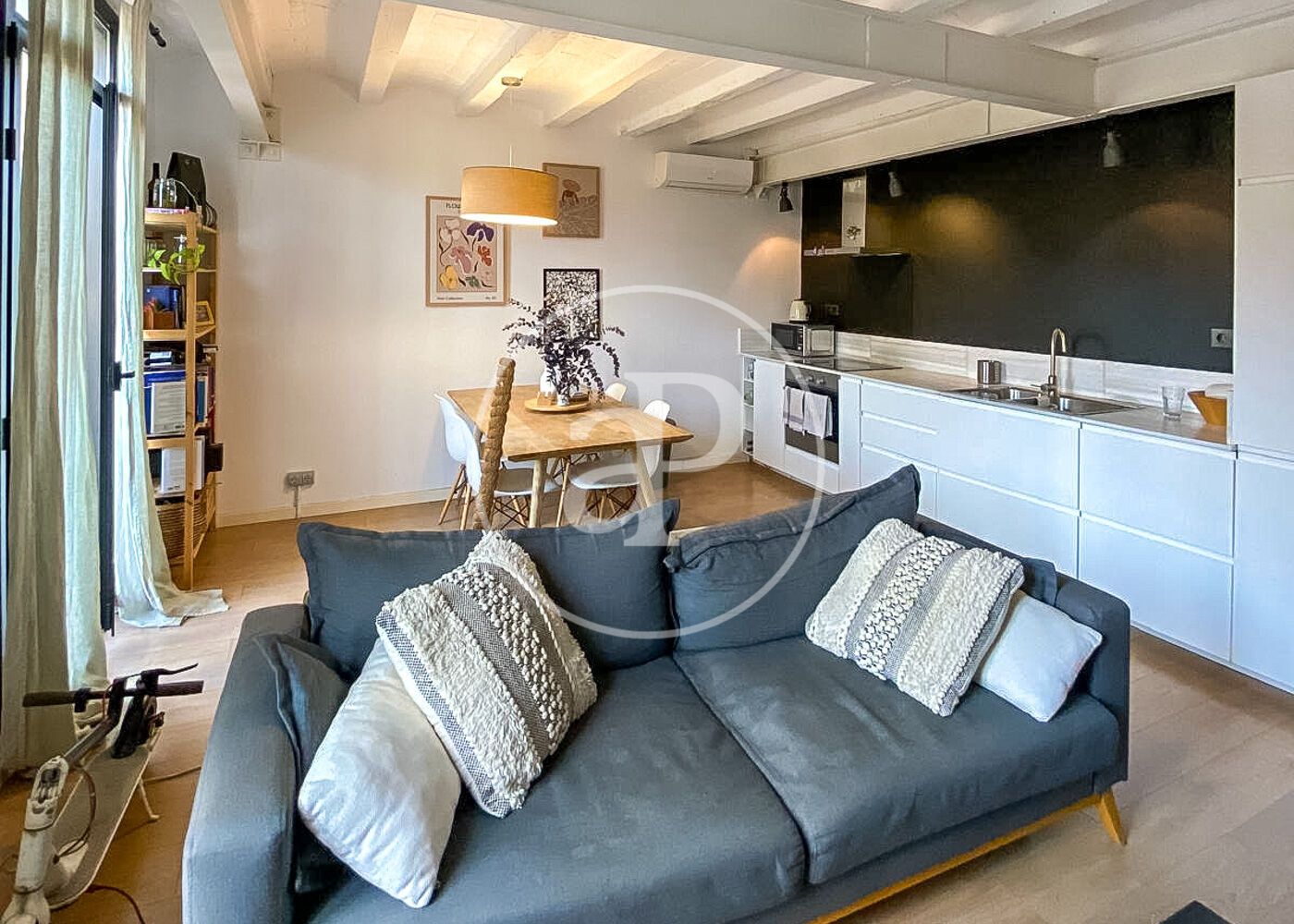 Living room of Flat for sale in  Barcelona Capital  with Air Conditioner, Heating and Furnished