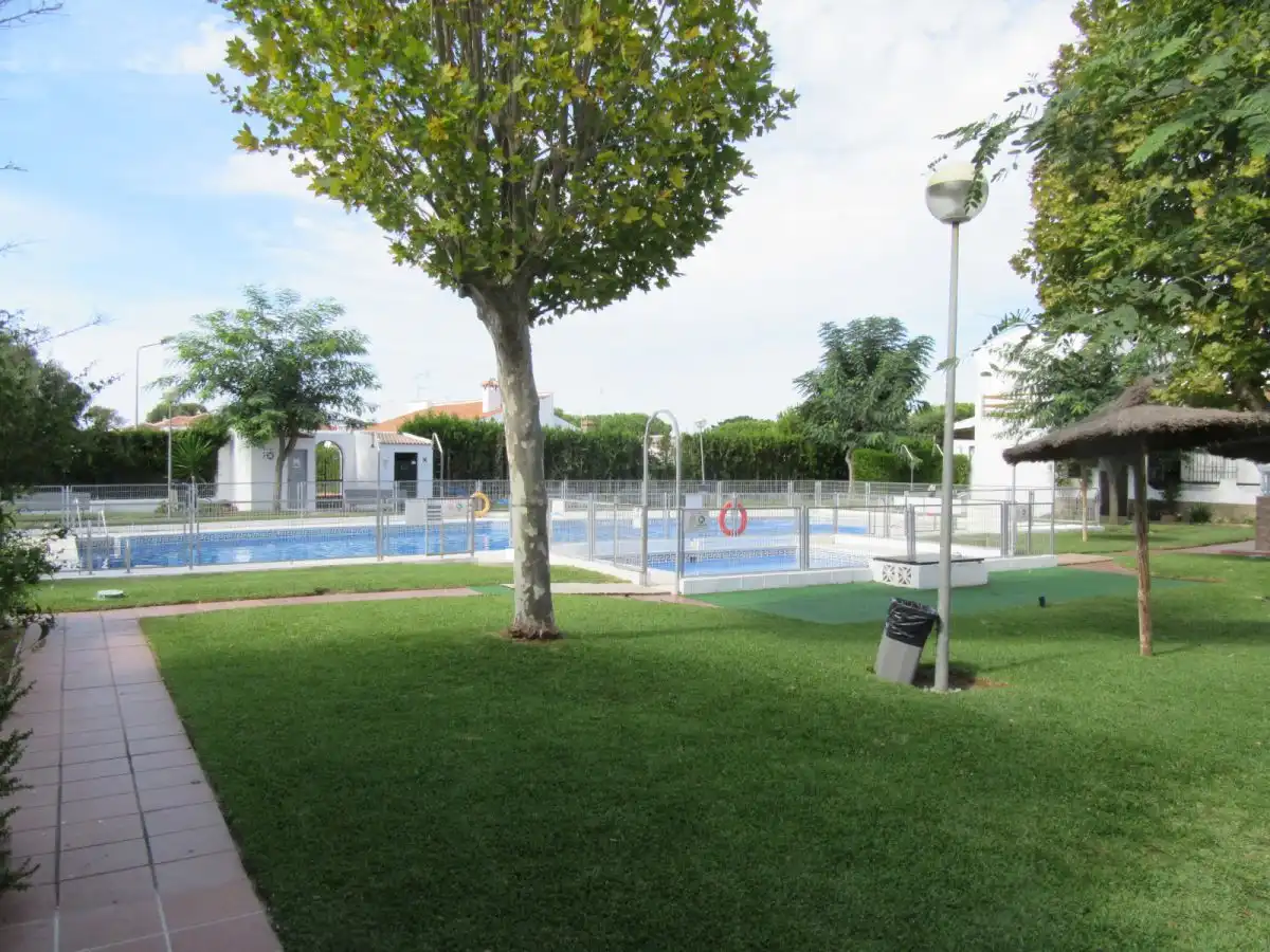 Schwimmbecken von Haus oder Chalet zum Verkauf in Almonte mit Klimaanlage, Heizung und Terrasse