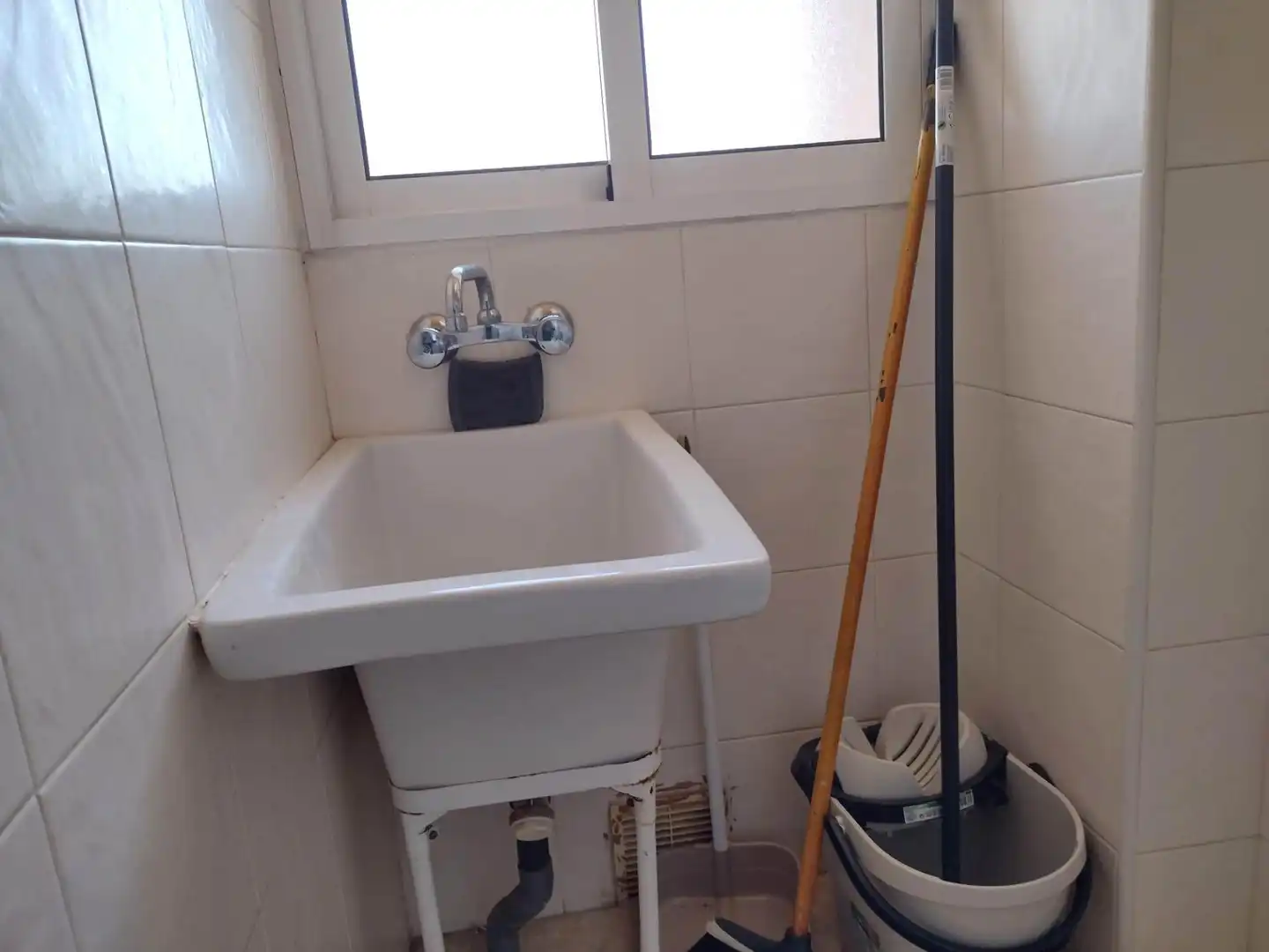 Baño de Piso de alquiler en Murcia con Aire acondicionado, Trastero y Amueblado
