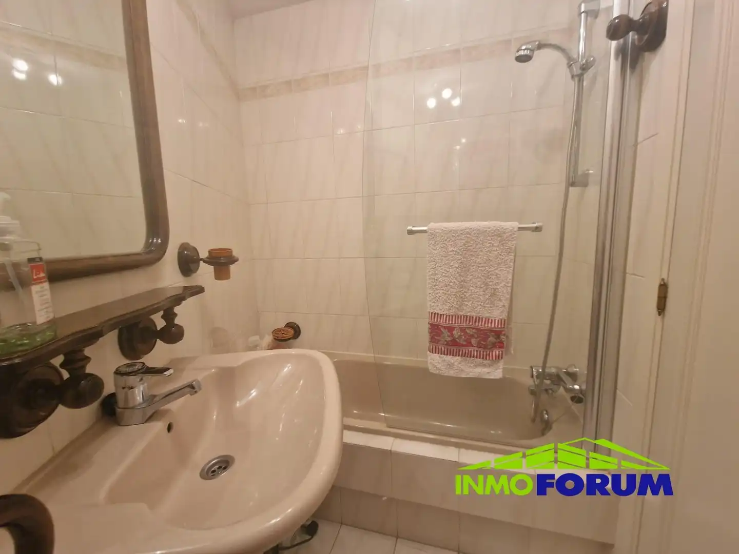 Bathroom of Attic for sale in A Coruña Capital   with Storage room