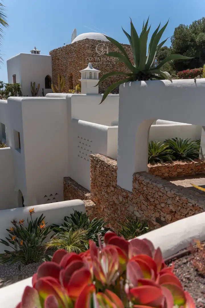 Vista exterior de Casa o xalet en venda en Moraira amb Aire condicionat, Calefacció i Jardí privat