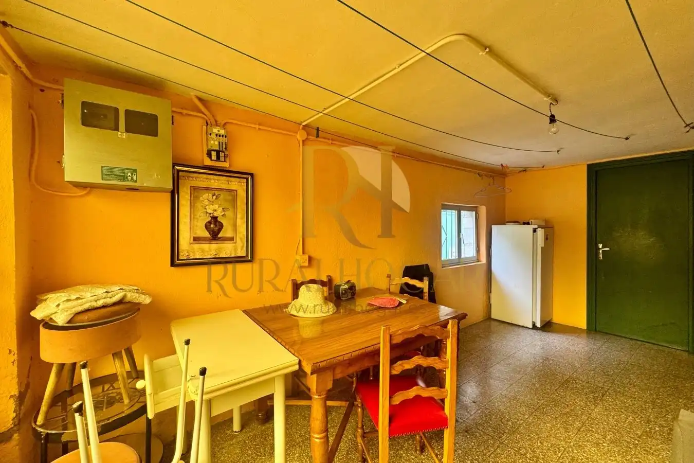 Cuina de Casa o xalet en venda en La Pola de Gordón  amb Calefacció i Jardí privat