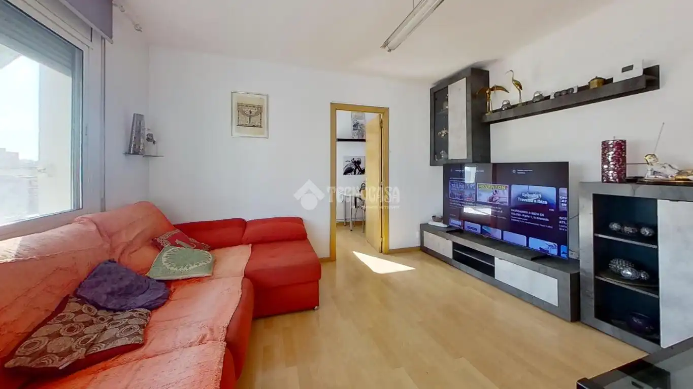 Living room of Flat for sale in Cerdanyola del Vallès  with Air Conditioner, Heating and Balcony
