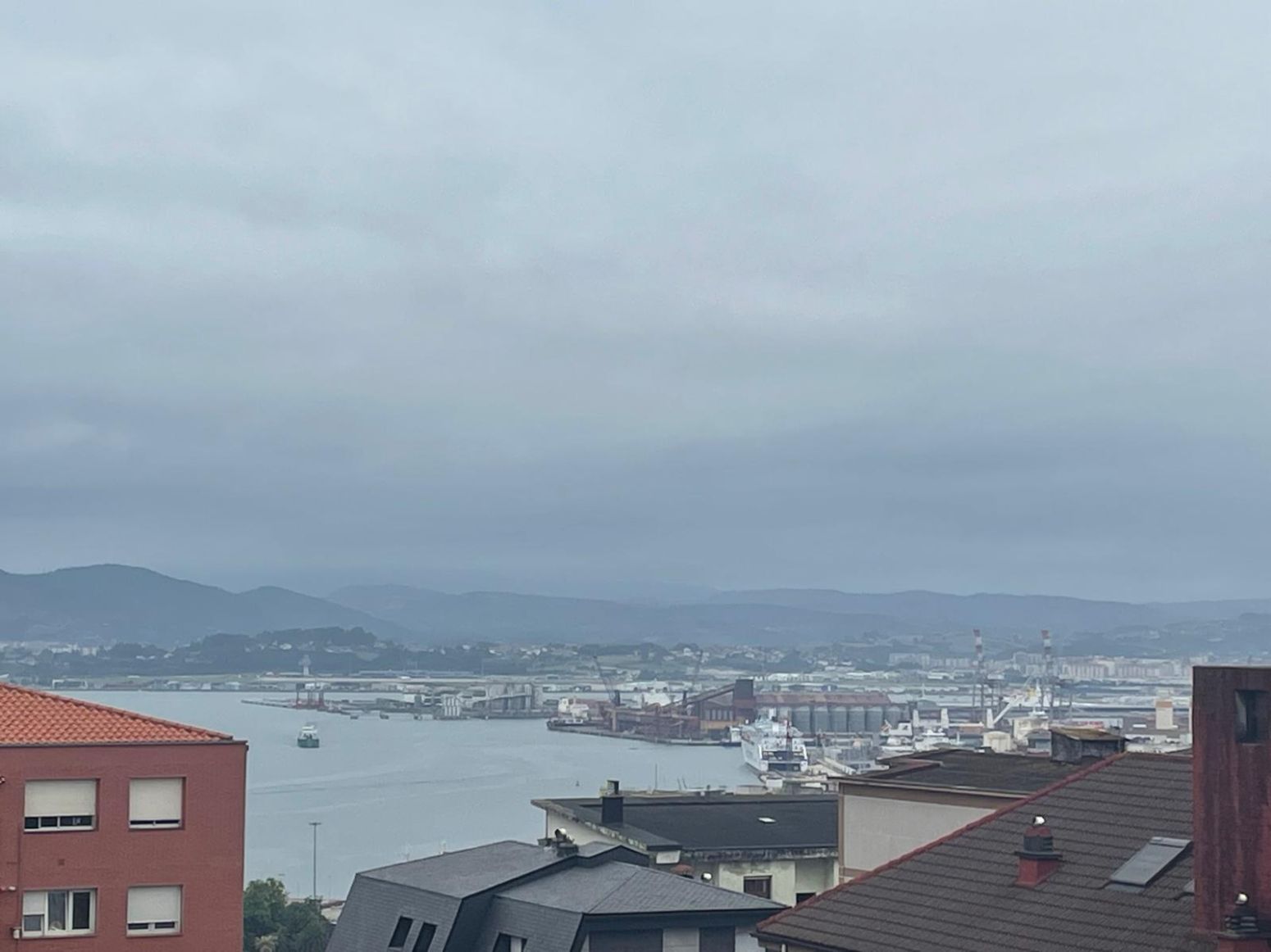 Vista exterior de Pis de lloguer en Santander amb Calefacció i Moblat