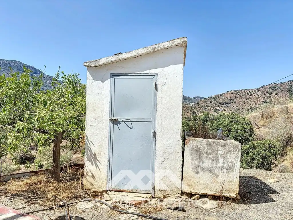 Country house zum Verkauf in Comares mit Privatgarten und Terrasse