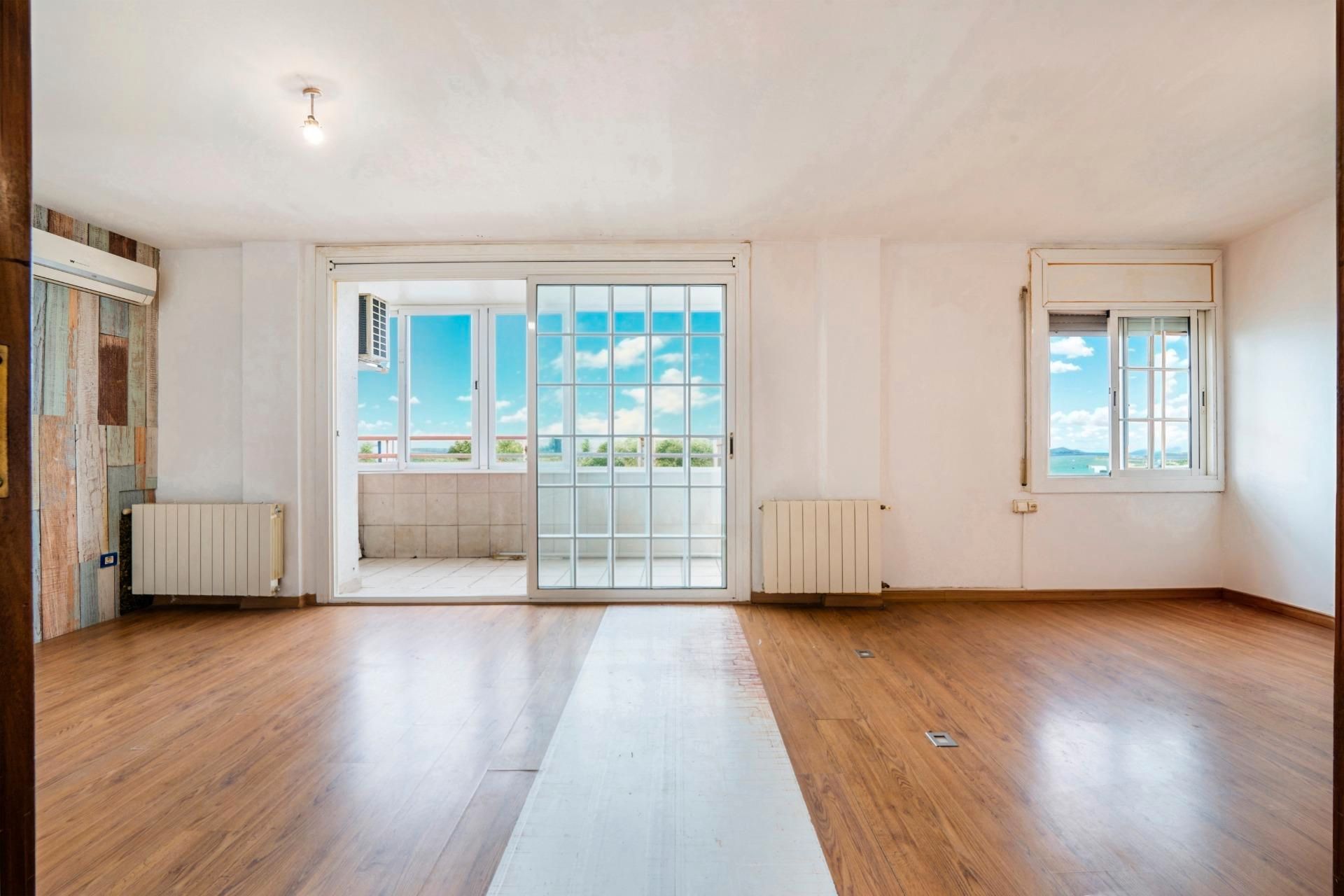 Bedroom of Flat for sale in Santa Perpètua de Mogoda  with Air Conditioner, Heating and Parquet flooring