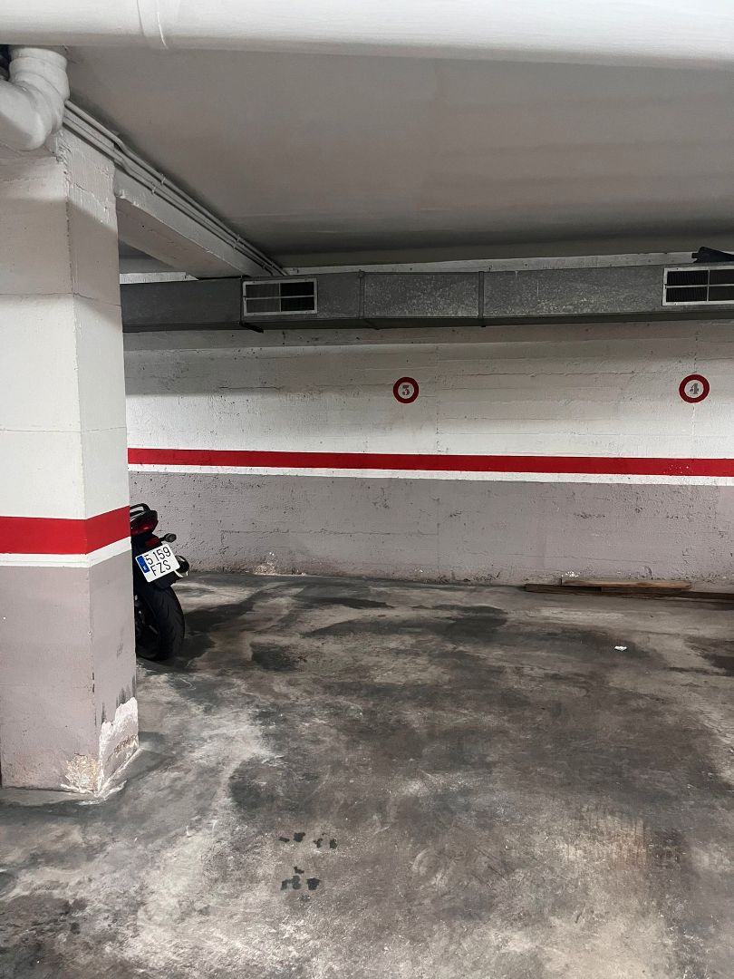 Parkplatz von Garage zum Verkauf in Badalona