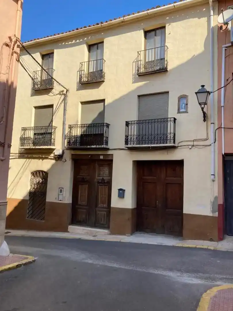 Vista exterior de Casa adosada en venta en Chella, Valencia