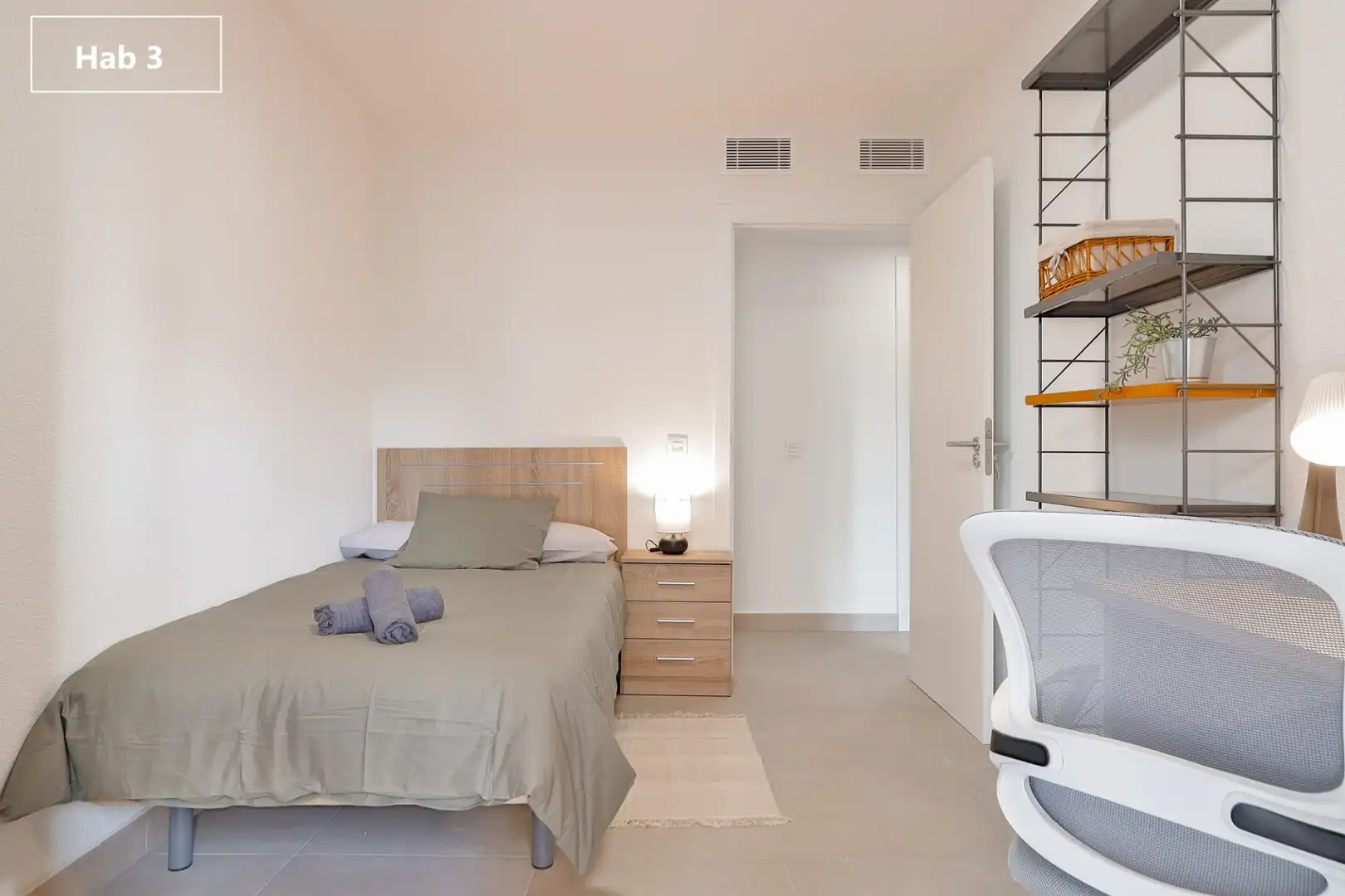 Habitación de Piso de alquiler en Málaga con Aire acondicionado, Amueblado y Internet