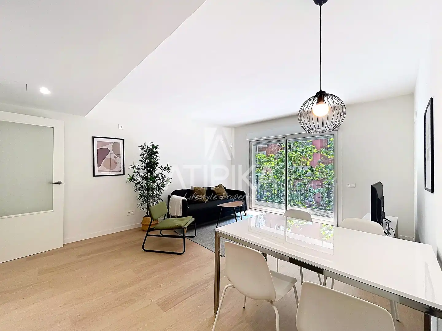 Außenansicht von Wohnung zum Verkauf in Barcelona mit Klimaanlage, Parkett und Terrasse