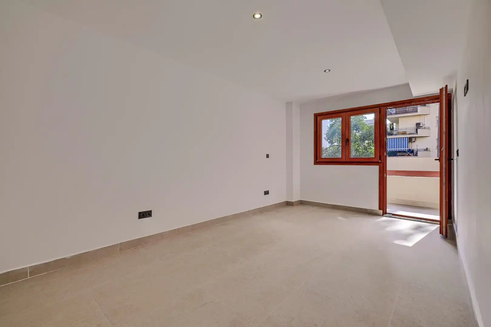 Apartamento con ascensor en venta en Avenida Avenida Arias Maldonado, imagen 2