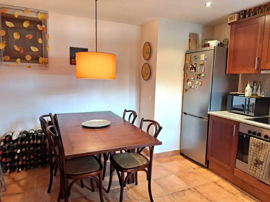 Cocina de Dúplex en venta en Alp con Calefacción, Trastero y Amueblado