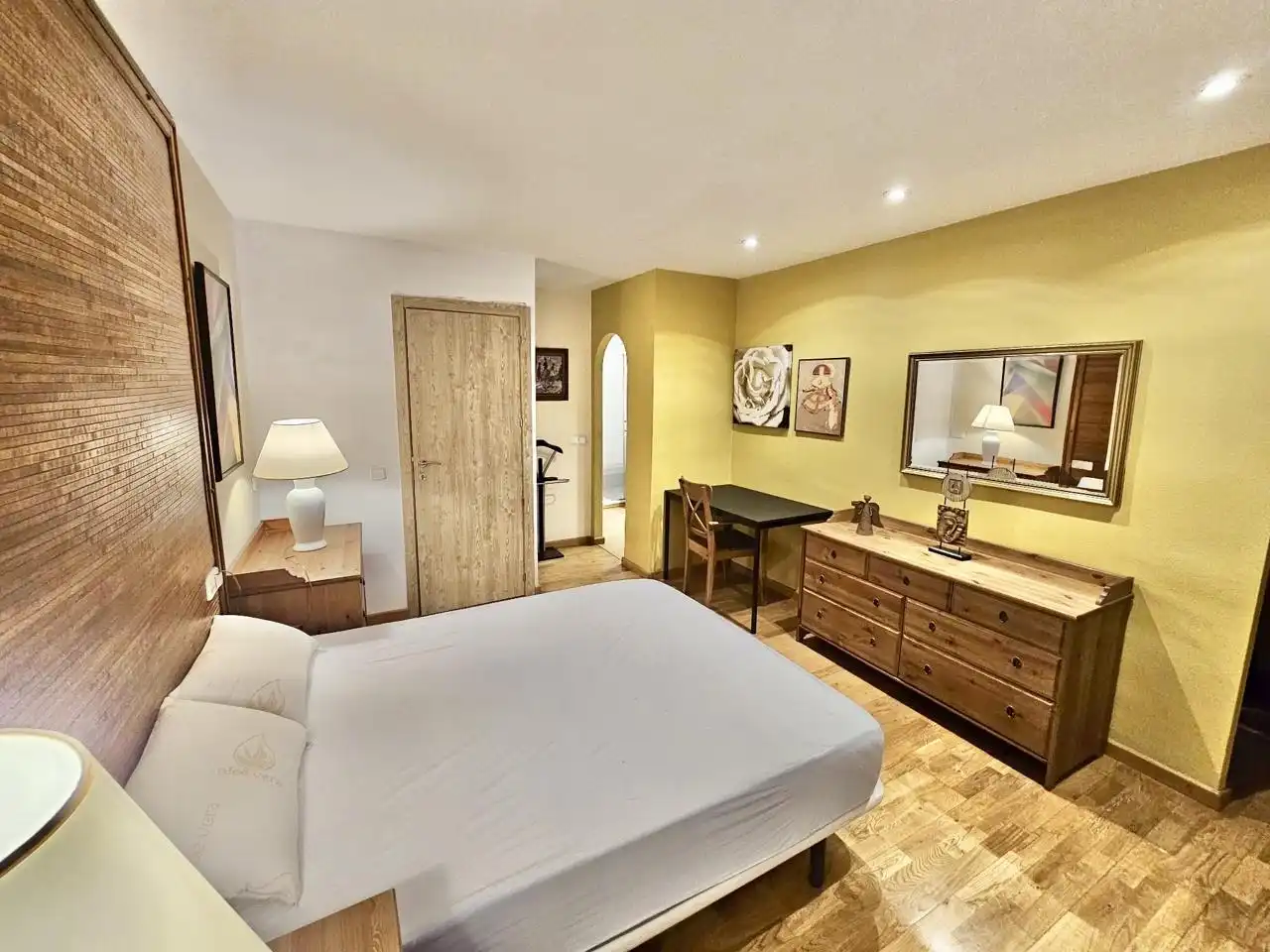 Room in Aragón, Marquès de Fontsanta