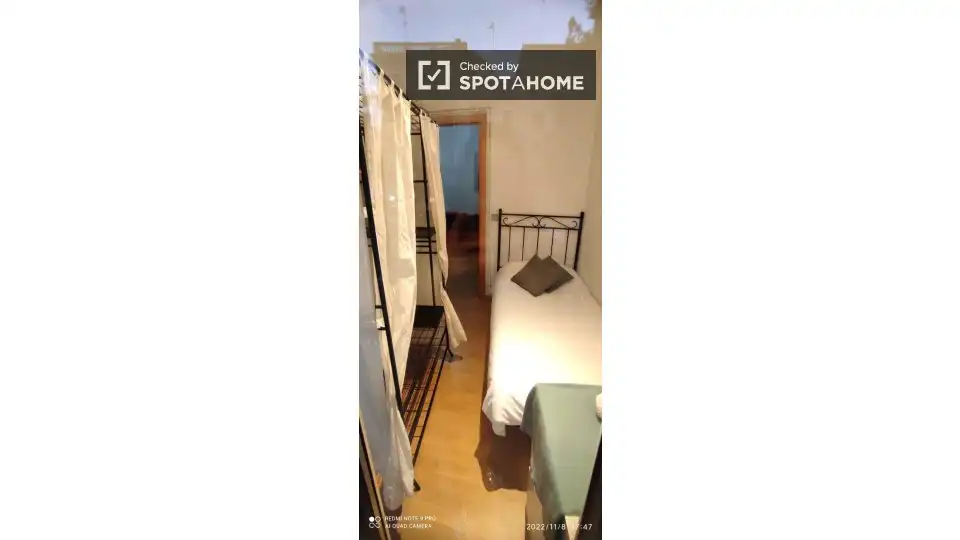Flat for rent in Sants-Badal
