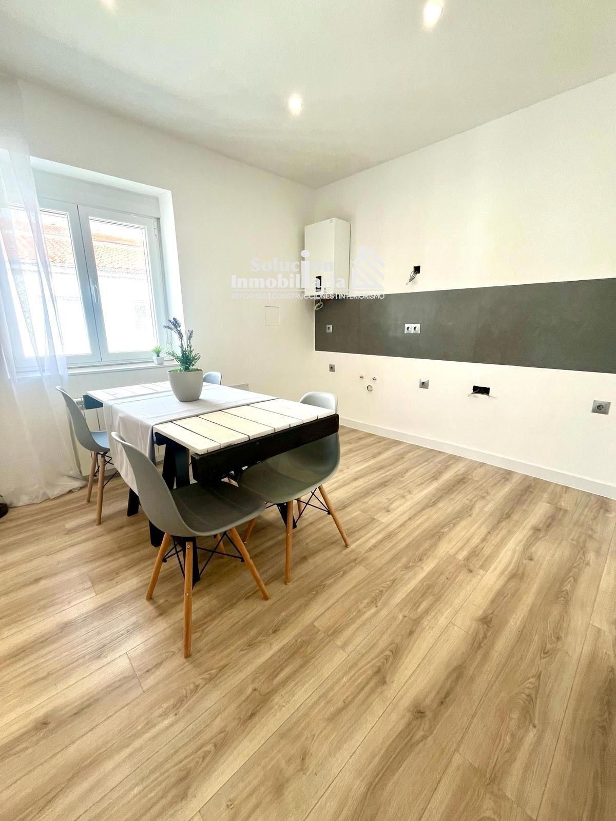 Dining room of Flat for sale in Salamanca Capital  with Air Conditioner and Heating