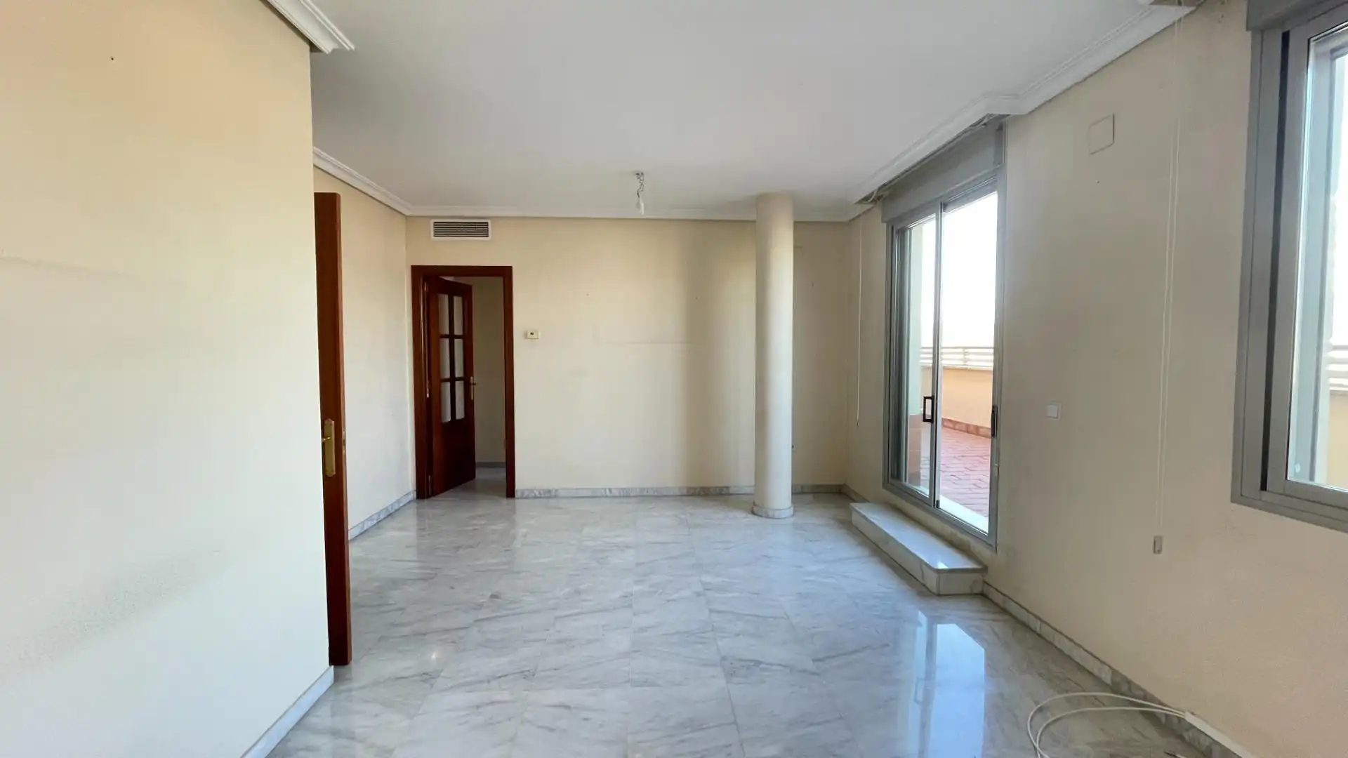 Wohnzimmer von Wohnung zum Verkauf in Córdoba mit Klimaanlage und Terrasse