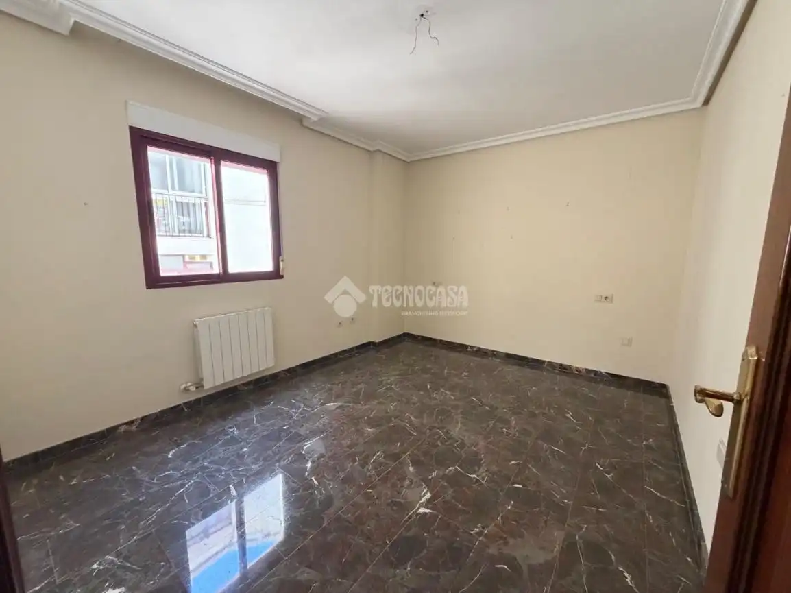 Wohnung zum Verkauf in Jaén mit Terrasse