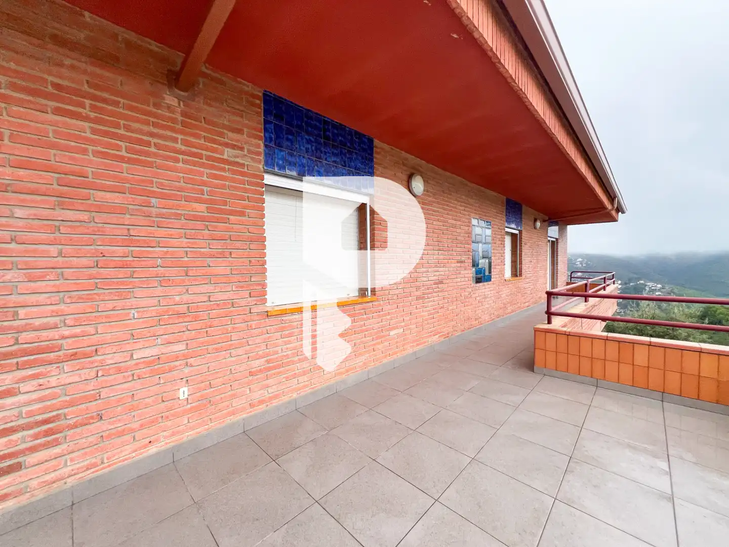 Vista exterior de Casa o xalet en venda en Vallirana amb Aire condicionat, Calefacció i Jardí privat