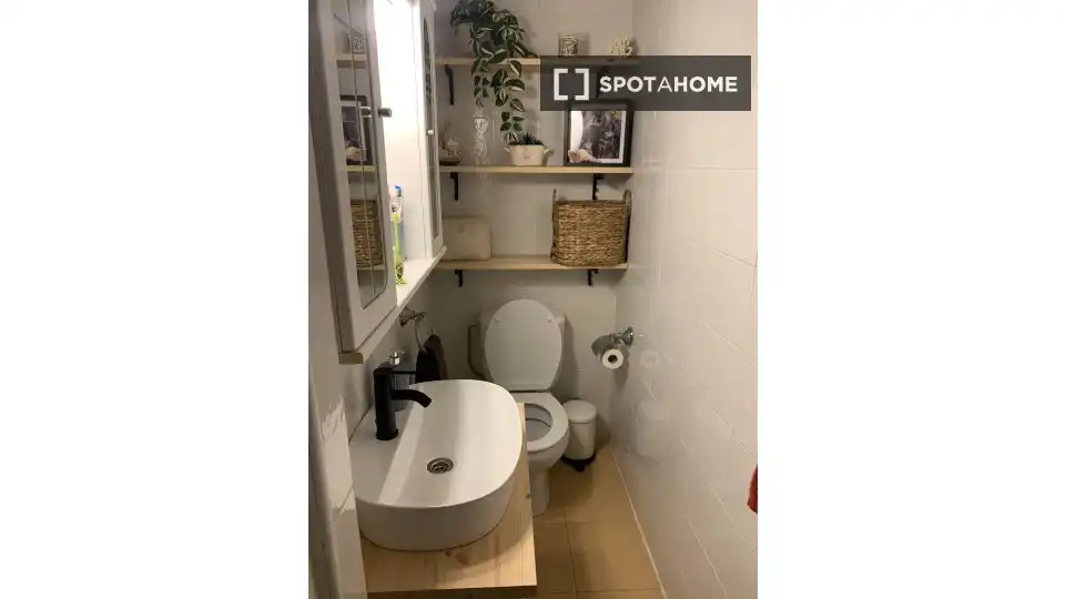 Baño de Apartamento para compartir en Comillas (Cantabria) con Aire acondicionado, Terraza y Amueblado