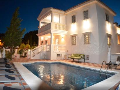 Swimming pool of House or chalet to rent in Marbella  with Air Conditioner, Private garden and Parquet flooring