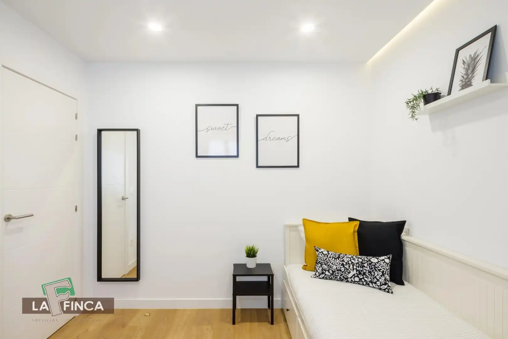 Schlafzimmer von Wohnung zum Verkauf in Oviedo  mit Heizung und Möbliert